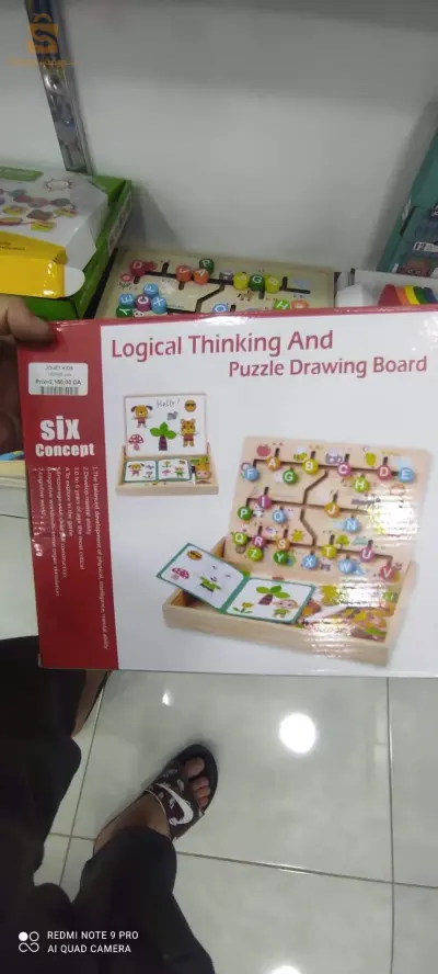 pensée logique et planche à dessin de puzzle