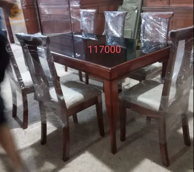 طاولة أكل
