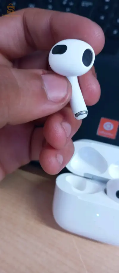 APPLE AIR PODS 3