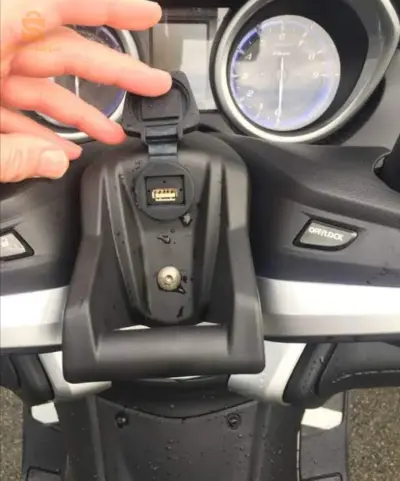 SUPORT TÉLÉPHONE+USB TMAX
