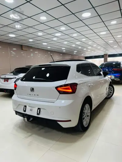 SEAT        IBIZA
