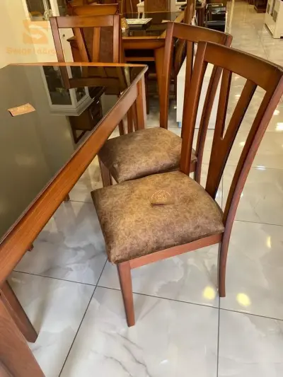 طاولة
