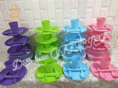 أواني بلاستكية