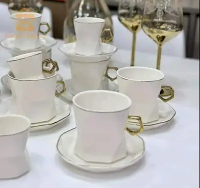 enssemble de tasses