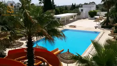 سياحة وسفر