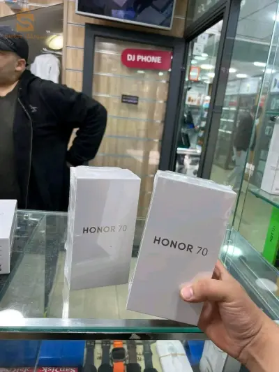HONOR 70