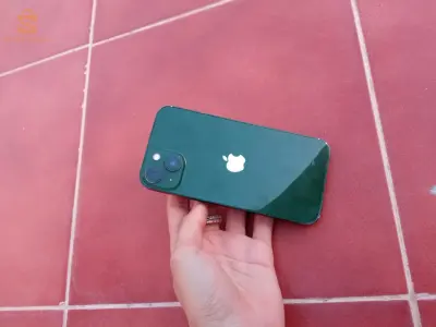 iPhone 13 vert
