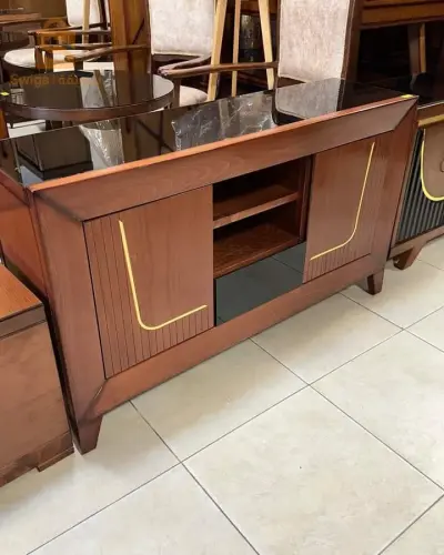 طاولة تلفاز