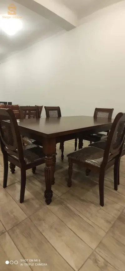 طاولة أكل