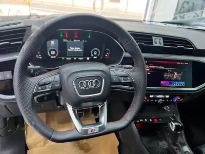 AUDI Q3 S Line