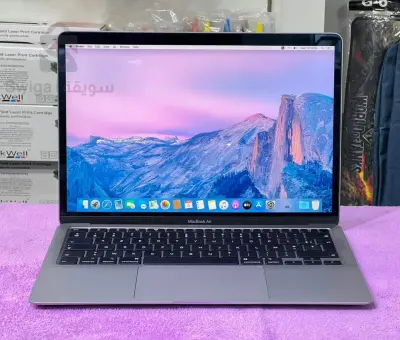 MACBOOK AIR