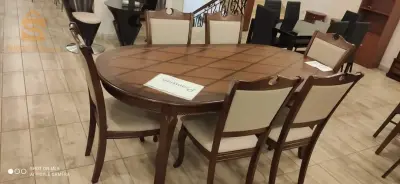 طاولة أكل