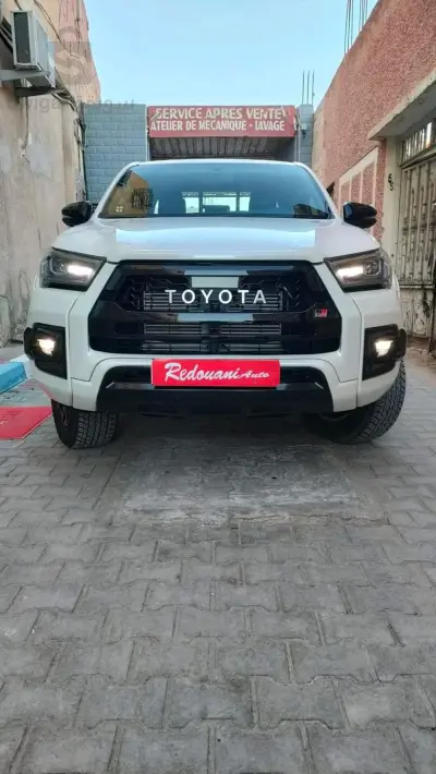 TOYOTA HILUX -: GR :- 2022
