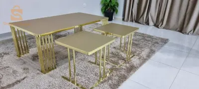 طاولة منخفضة