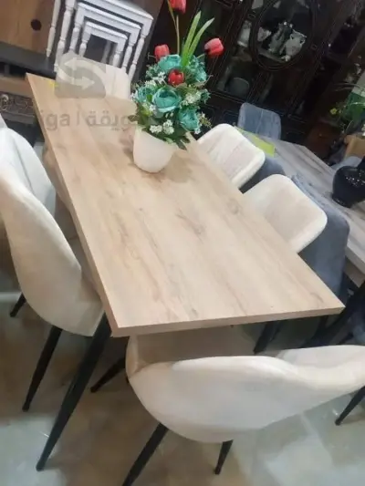 طاولة أكل