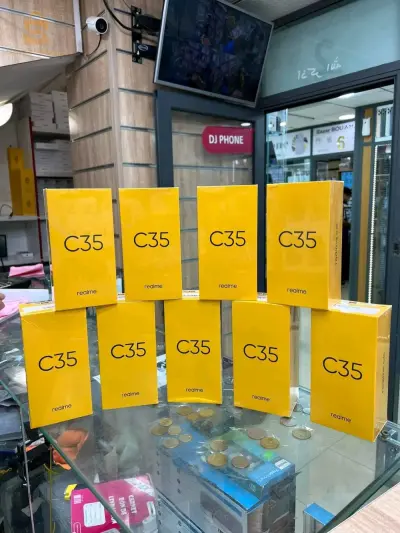 Realme C35