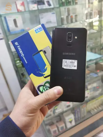 Samsung j8