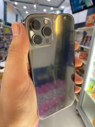 iphone 12 pro max 
baterie : 100% 
stockage : 256gb
turbo sym