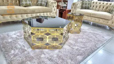 طاولة منخفضة