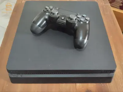 ps4 Slim 500gb avec cd GOW 4