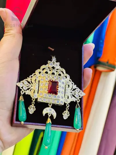 broche traditionnelle