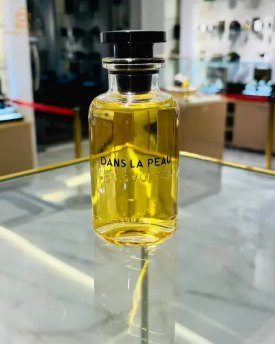 عطور مختلفة