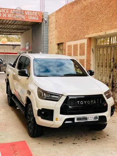 TOYOTA HILUX  2022