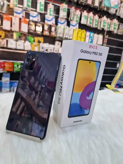 Samsung M52