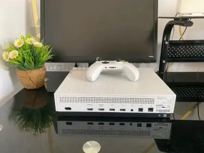 ♦️XBOX One S
🔹️️Version Standard (avec lecteur CD )
🔹️Manette Original 🎮 
🔹️1000go (1tb)

         💰💰 36 000 da( 3.6 m ) 💰💰

       05.59.54.42.37☎️07.97.44.47.98
        SOUR EL GHOZLANE BOUIRA 🛣