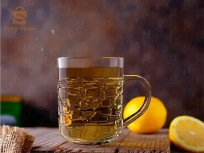 كأس زجاج