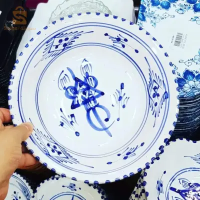 Plats en poterie