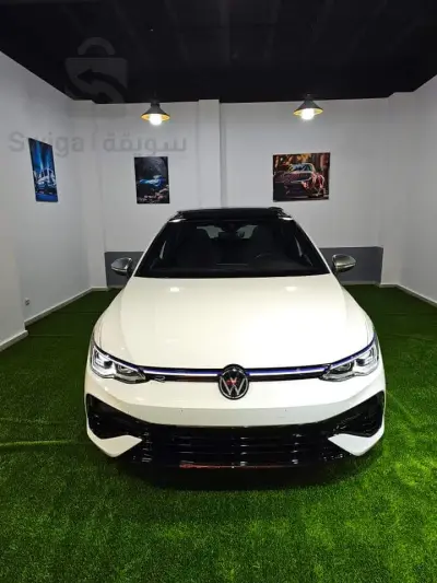 GOLF 8 R20