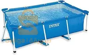 Piscine  ossature mtallique