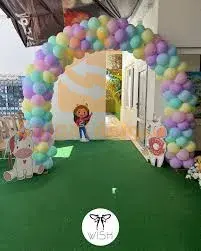 مربية أطفال