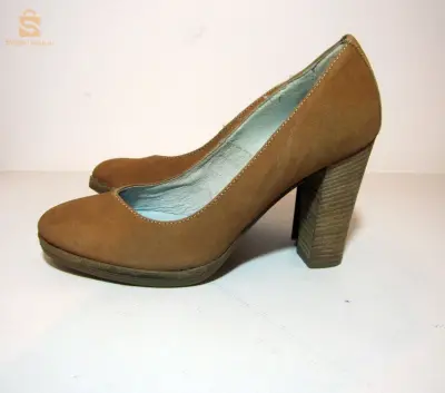 chaussures  DAIM de marque P36