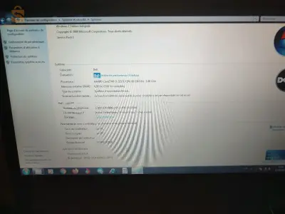 لابتوب مع شاحن