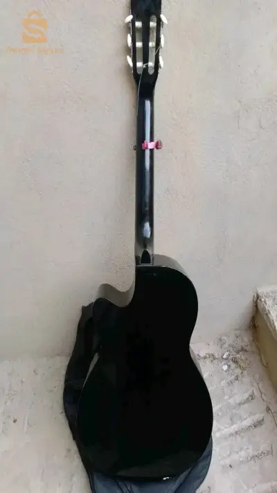 قيتار كلاسيكي
