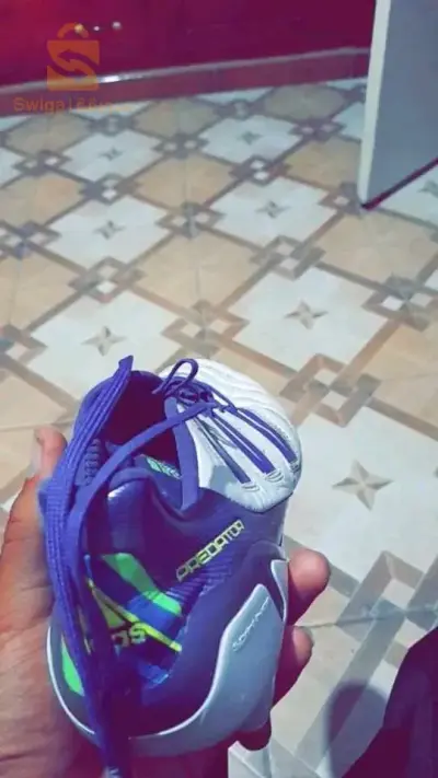 حذاء رياضي من فرنسا