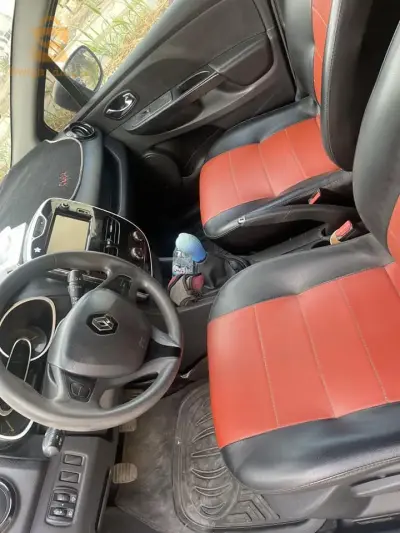 Clio 4 237 DZD