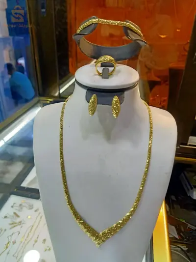 طقم ذهب أربعة قطع