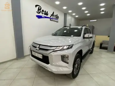 L 200   2022 56000 km tout option