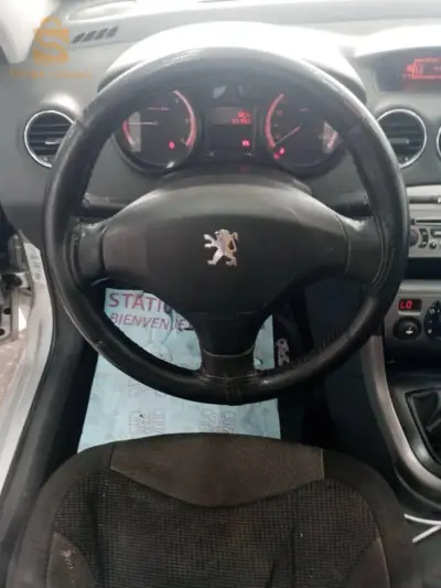 Peugeot 308   2010