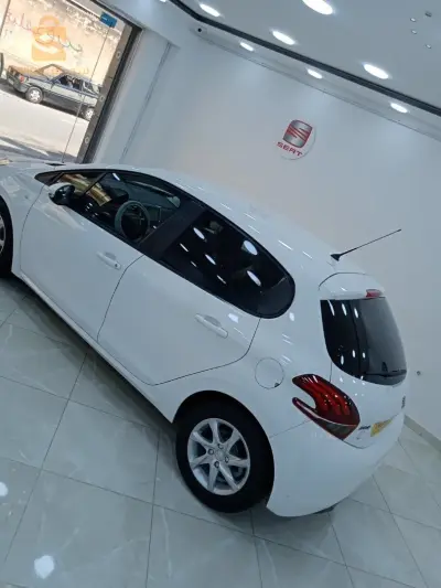 Peugeot 208 2016 Access Facelift