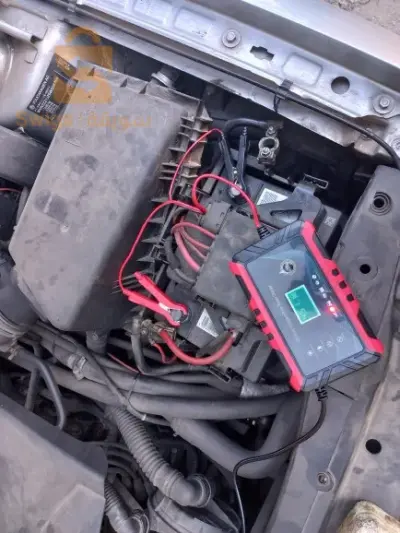 شاحن بطريات السيارات