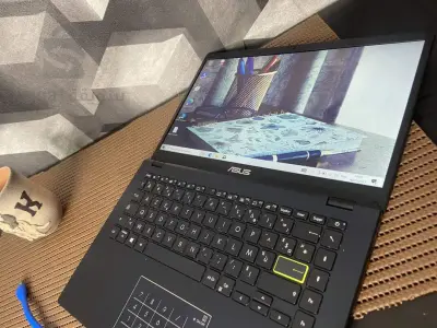 un pc portable asus