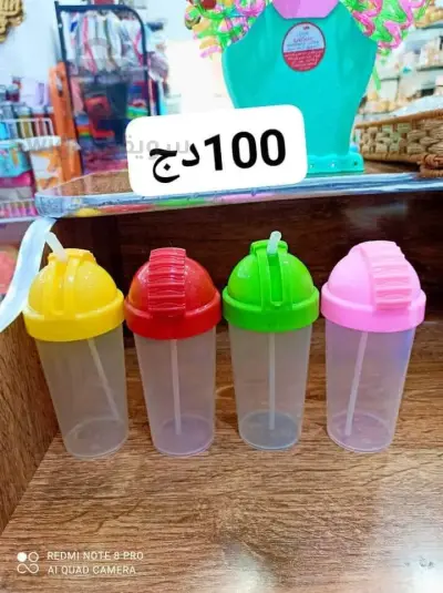 اواني بلاستيكية  مختلفة