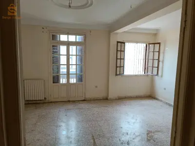 F4 à vendre