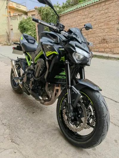 z 900