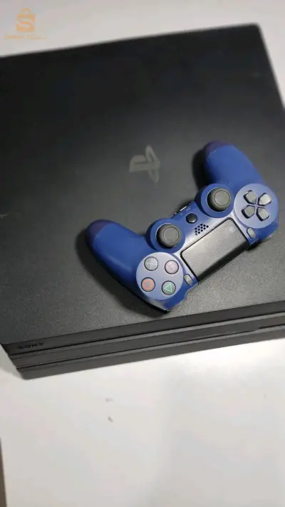 Ps4 pro flache+ 2 manett