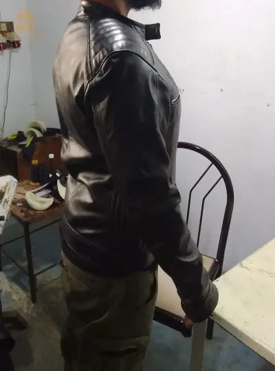 les vestes en cuir Homme & Enfants 
Détail & Gros